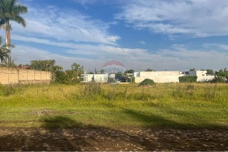 TERRENO EN SAN BERNARDINO A UNA CUADRA DEL LAGO 1020 M2 Foto 2 de 3