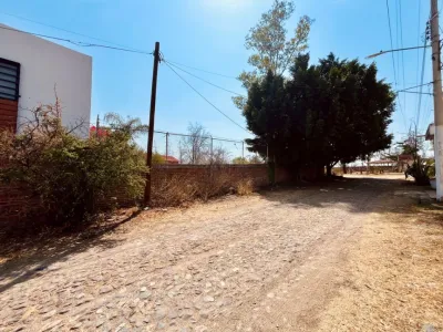 TERRENO EN VENTA ESQUINA LOMAS DE COMANJILLA