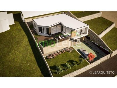 Terreno para comprar em Tougues, Portugal