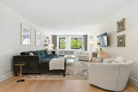 The Thomas Eddy, 85 Eighth Avenue