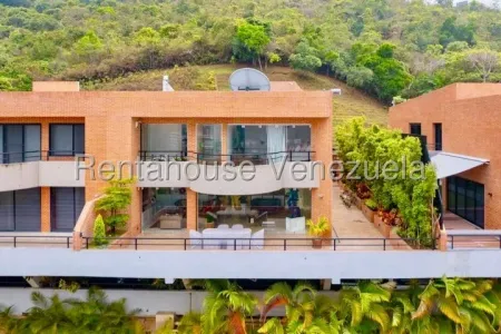Townhouse Dúplex Venta La Trinidad Mls - 25-21377