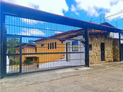 Townhouse En Venta Los Eucaliptos Llano Alto