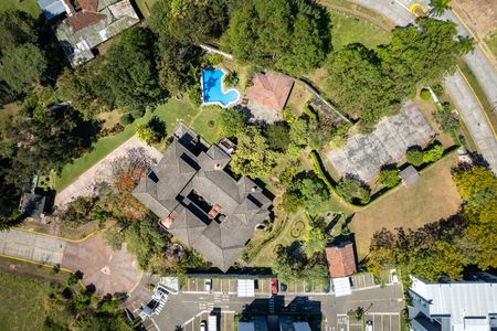 Un oasis en la ciudad con uso de suelo mixto en Real Cariari