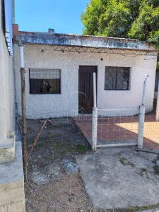 UNION REF Y1874  Casa en alquiler (Isidoro Larraya y 20 de Febrero) a 2 cuadras de Camino Carrasco