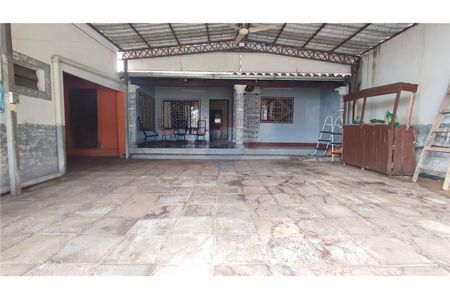 VENDE casa en Capiatá, zona Álamo