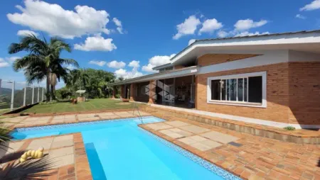 VENDE CHÁCARA COM 3,3 HECTARES A 2KM DO CENTRINHO DO BAIRRO DE LOMBA GRANDE