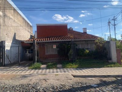 Vendo a Casa en Barrio Obrero a mts. de Felix Bogado.