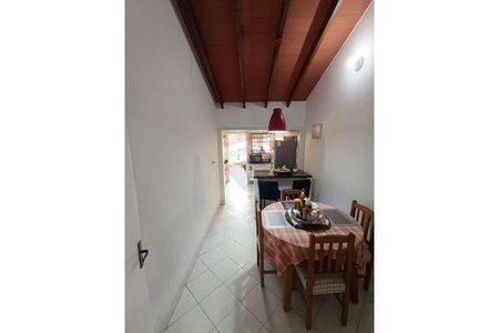 VENDO AMPLIA CASA EN BO.MBURUCUYA DE UNA PLANTA A 100 MTRS DE AVDA.PRIMER PDTE-Z.RESIDENCI