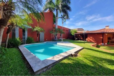VENDO AMPLIA CASA EN SAN VICENTE