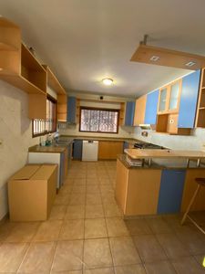 Vendo Amplia Casa. Barrio Mburucuya. Cod 037 Picture 3 of 16