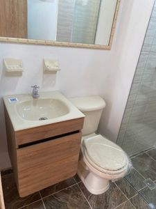 VENDO APARTAMENTO  PISO 8  REMODELADO CON ASCESOR PARQUEADERO PROPIO  Y PISCINA  EN CALI -VALLE Foto 3 de 10
