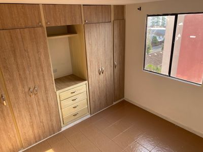 VENDO APARTAMENTO  PISO 8  REMODELADO CON ASCESOR PARQUEADERO PROPIO  Y PISCINA  EN CALI -VALLE Foto 4 de 10