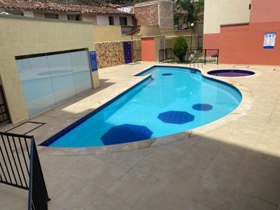 VENDO APARTAMENTO  PISO 8  REMODELADO CON ASCESOR PARQUEADERO PROPIO  Y PISCINA  EN CALI -VALLE Foto 6 de 10