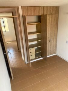 VENDO APARTAMENTO  PISO 8  REMODELADO CON ASCESOR PARQUEADERO PROPIO  Y PISCINA  EN CALI -VALLE Foto 10 de 10