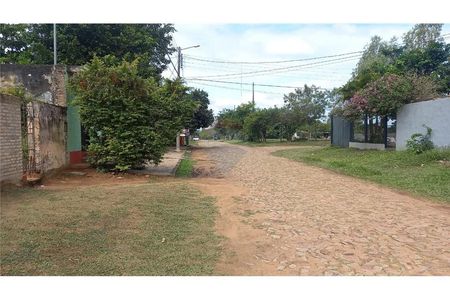 VENDO CASA 2 HAB.EN LIMPIO CAMINO A SALADO A 100 MTRS DEL ASFALTO ZONA ALTA SERV.EN PUERTA Picture 2 of 4