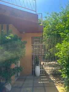 VENDO CASA A DEMOLER O REFACCIONAR EN SAJONIA A PRECIO DE TERRENO