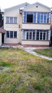 Vendo Casa Calle La Paz casi Antezana, como Terreno en Zona Central