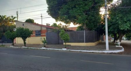 VENDO CASA CON EXCELENTE UBICACION