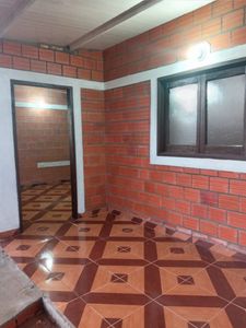 VENDO CASA DE 1 DORMITORIO EN ESQUINA EN ALTOS COD V0278 Imagem 3 de 9
