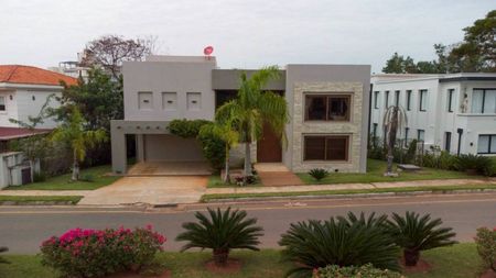 VENDO CASA DE 5 DORMITORIOS SOBRE LA LAGUNA - AQUA VILLAGE Id: 23284