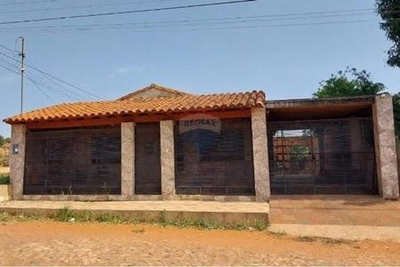 VENDO CASA EN BARRIO LUCERITO, SAN LORENZO.