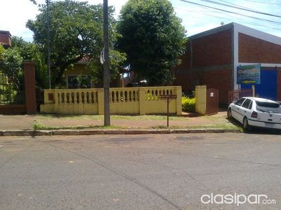 VENDO CASA EN ENCARNACION SOBRE ASFALTADO!!!