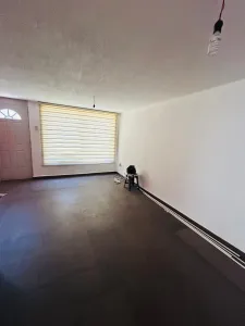 VENDO CASA EN FRACCINAMIENTO CERRADO EN CALZ. DE TENORIOS