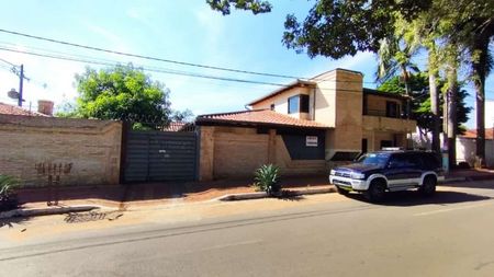 VENDO CASA EN LUQUE BARRIO MORACUE COD 2227