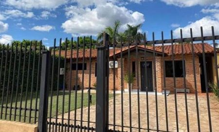 VENDO CASA EN LUQUE VILLA ADELA CONMEBOL COD 5978 Foto 2 de 4