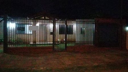 VENDO CASA EN LUQUE ZONA 4to. BARRIO.