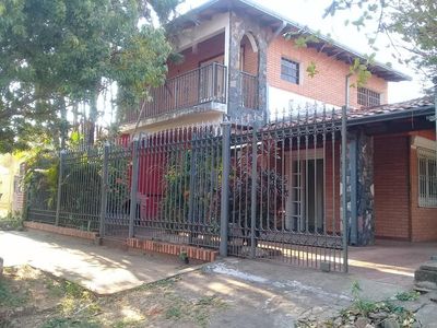 VENDO CASA EN SAN LORENZO E2075