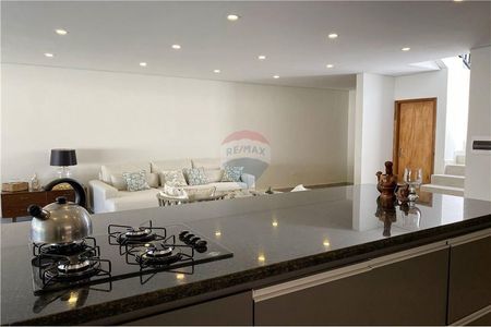 Vendo Casa totalmente amoblada y equipada en San Bernardino a 4 cuadras de super 6!! ▪️Inv