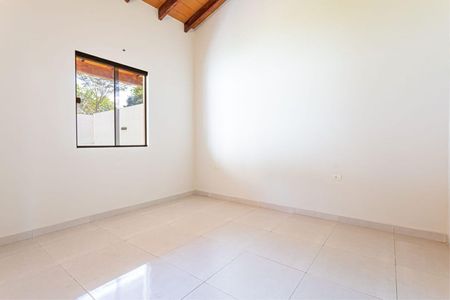 VENDO CHALET EN ÑEMBY Bº CAÑADITA