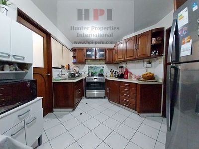 Vendo departamento 3Dorm. 2.5 baños 1 est. 5to. Piso 135m2 San Borja Foto 5 de 10