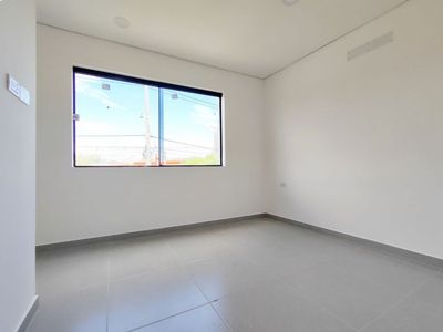 VENDO DUPLEX A ESTRENAR CON QUINCHO Y PARRILLA – LUQUE. COD 5166 Picture 2 of 7