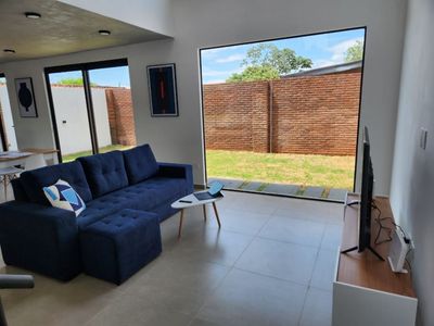 Vendo dúplex en el barrio María Auxiliadora, Encarnación: 3 habitaciones y 3 baños