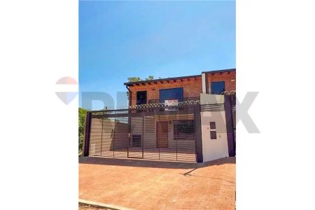 VENDO DUPLEX EN LAMBARE 