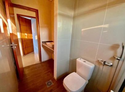 VENDO DUPLEX EN LAMBARE BARRIO SAN ISIDRO COD 5985