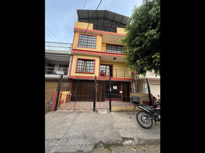 Vendo Edificio en Atanasio Girardot