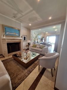 Vendo Hermosa Casa. Barrio Mburucuya. Cod 037