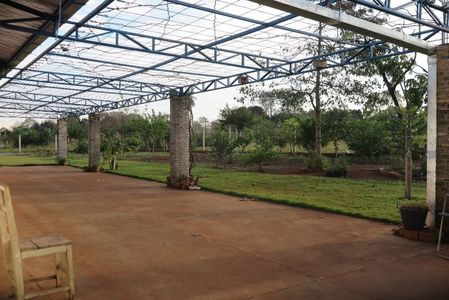 VENDO HERMOSA GRANJA FORMADA DE 6.000 M2 EN PLENO CENTRO DE PTE. FRANCO