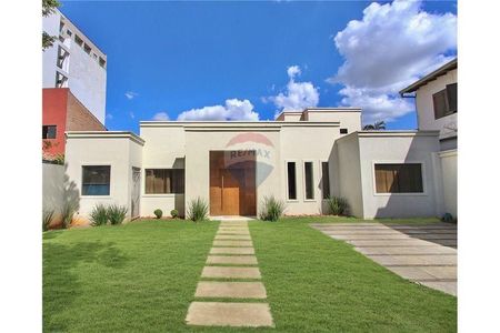 VENDO HERMOSA Y LUJOSA RESIDENCIA EN VILLAMORRA