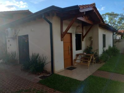VENDO HERMOSO CHALET EN VILLA ELISA
