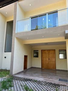 ¡VENDO ¡Hermoso duplex con piscina a estrenar en Ita Enramada a pasos de la costanera sur