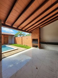 VENDO HERMOSO DÚPLEX, EN EL BARRIO CERRADO ARAPOTY DE MARIANO.COD 5954 Foto 3 de 9