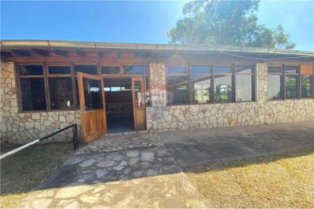 VENDO IMPORTANTE PROPIEDAD EN AREGUA Foto 5 de 25