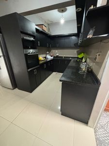  VENDO O ALQUILO EDIFICIO SOBRE LA AVENIDA MADAME LINCH A 200 METROS DE ACCESO SUR - 4 MOJONES. Imagem 7 de 10