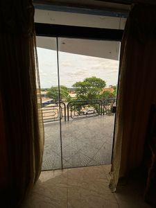  VENDO O ALQUILO EDIFICIO SOBRE LA AVENIDA MADAME LINCH A 200 METROS DE ACCESO SUR - 4 MOJONES. Imagem 6 de 10