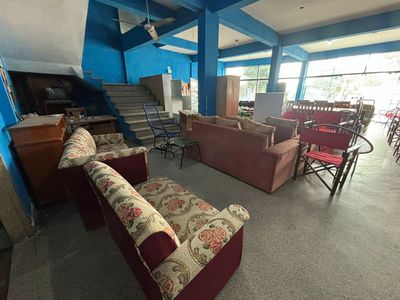  VENDO O ALQUILO EDIFICIO SOBRE LA AVENIDA MADAME LINCH A 200 METROS DE ACCESO SUR - 4 MOJONES. Imagem 2 de 10