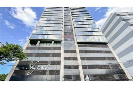 VENDO OFICINA Edificio Sky Park Piso 11 80m2 Picture 2 of 20